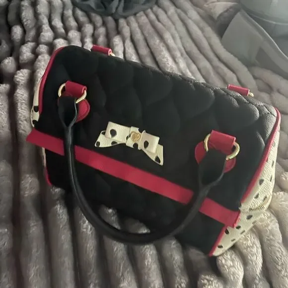 Vintage Betsey Johnson, cooler bag/Pocketbook/Powers/sachel red black white - Picture 12 of 13